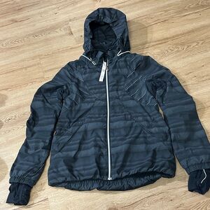 Lululemon jacket size 4